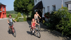 Ferienhaus Hofmann - Radweg zum Igelsbachsee direkt am Haus